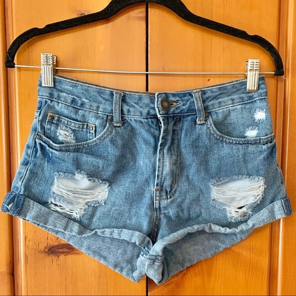 Forever 21 Women's Distressed Rolled Up Denim Shorts - Blue, Size 26 - Picture 2 of 6